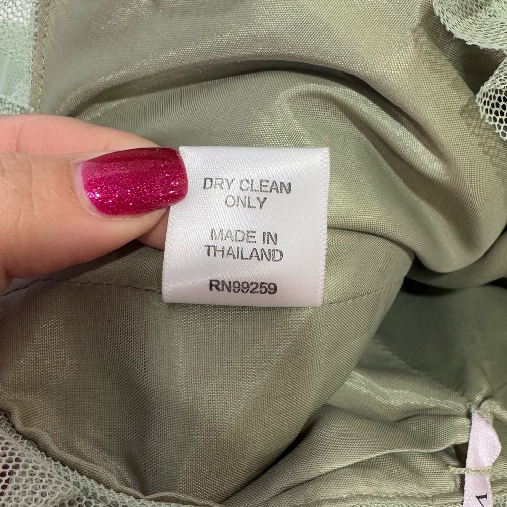 Vera Wang Maids Designer Light Green Tulle Bubble Hem Mini Dress Size 8 - Picture 7 of 8